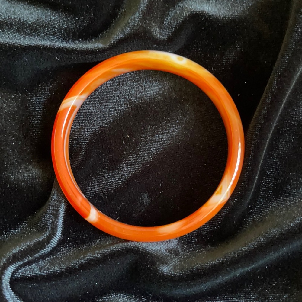 Bangle bracelet